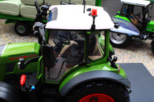 Load image into Gallery viewer, UH6740 Universal Hobbies 1:32 Scale Fendt 516 Vario 4WD Tractor