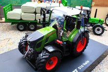 Load image into Gallery viewer, UH6740 Universal Hobbies 1:32 Scale Fendt 516 Vario 4WD Tractor