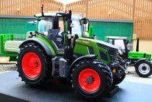 Load image into Gallery viewer, UH6740 Universal Hobbies 1:32 Scale Fendt 516 Vario 4WD Tractor