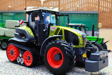 Load image into Gallery viewer, UH6752 Universal Hobbies 1:32 Scale Claas Axion 930 Terra Trac Limited Edition