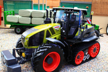 Load image into Gallery viewer, UH6752 Universal Hobbies 1:32 Scale Claas Axion 930 Terra Trac Limited Edition