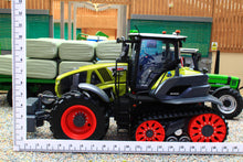Load image into Gallery viewer, UH6752 Universal Hobbies 1:32 Scale Claas Axion 930 Terra Trac Limited Edition