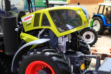Load image into Gallery viewer, UH6752 Universal Hobbies 1:32 Scale Claas Axion 930 Terra Trac Limited Edition