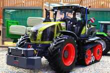 Load image into Gallery viewer, UH6752 Universal Hobbies 1:32 Scale Claas Axion 930 Terra Trac Limited Edition