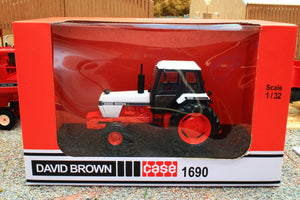 UH6754 Universal Hobbies 1:32 Scale David Brown 1690 2WD Tractor
