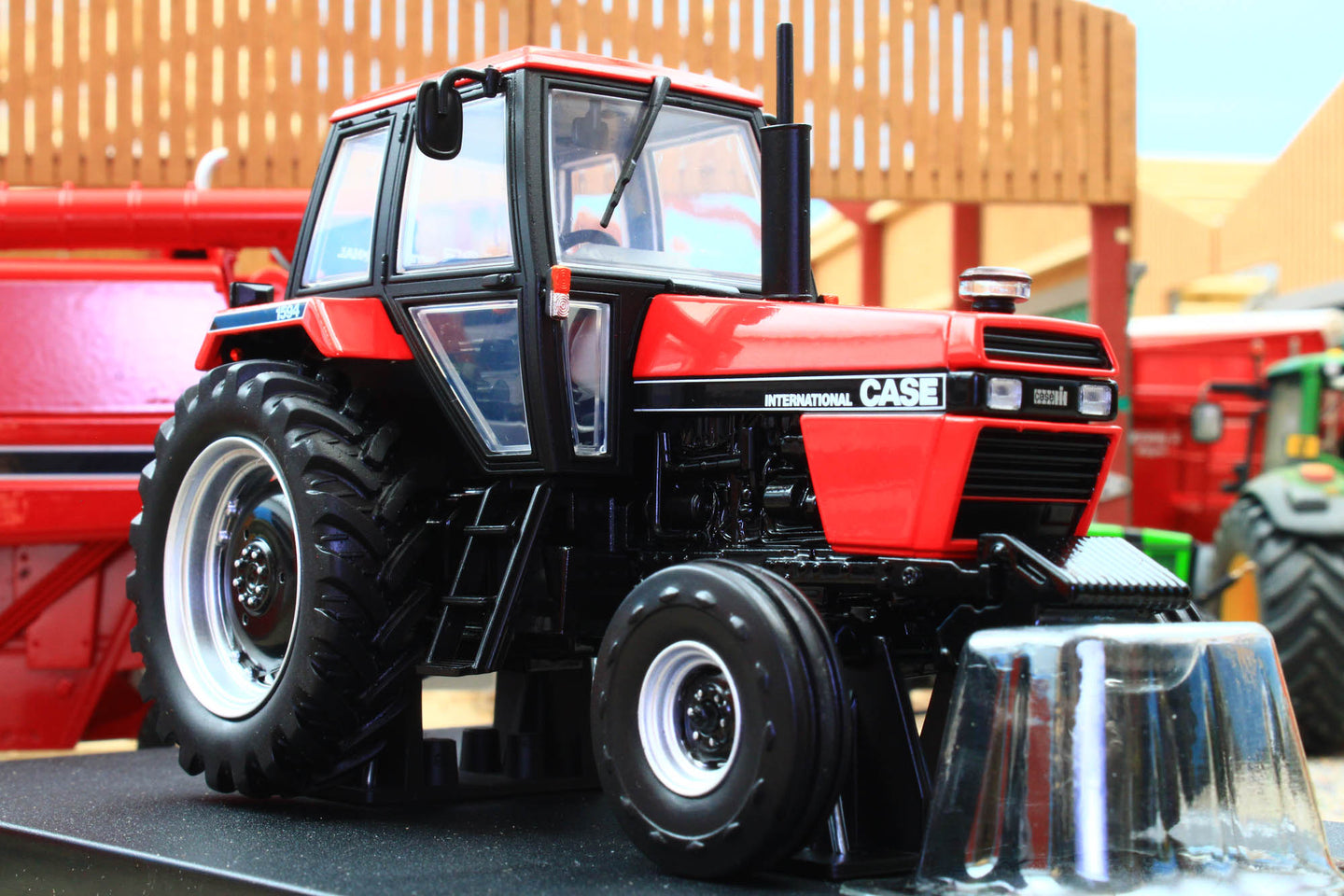 UH6759 Universal Hobbies 1:32 Scale Case International 1594 2WD Tractor