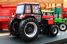 Load image into Gallery viewer, UH6759 Universal Hobbies 1:32 Scale Case International 1594 2WD Tractor