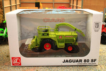 Load image into Gallery viewer, UH6772 Universal Hobbies 1:32 Scale Claas Jaguar 80SF with Pick Up Head LIMITED EDITION