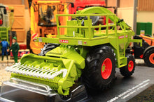 Load image into Gallery viewer, UH6772 Universal Hobbies 1:32 Scale Claas Jaguar 80SF with Pick Up Head LIMITED EDITION