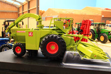 Load image into Gallery viewer, UH6774 Universal Hobbies 1:32 Scale Claas Jaguar 80SF with Corn Header Limited Edition