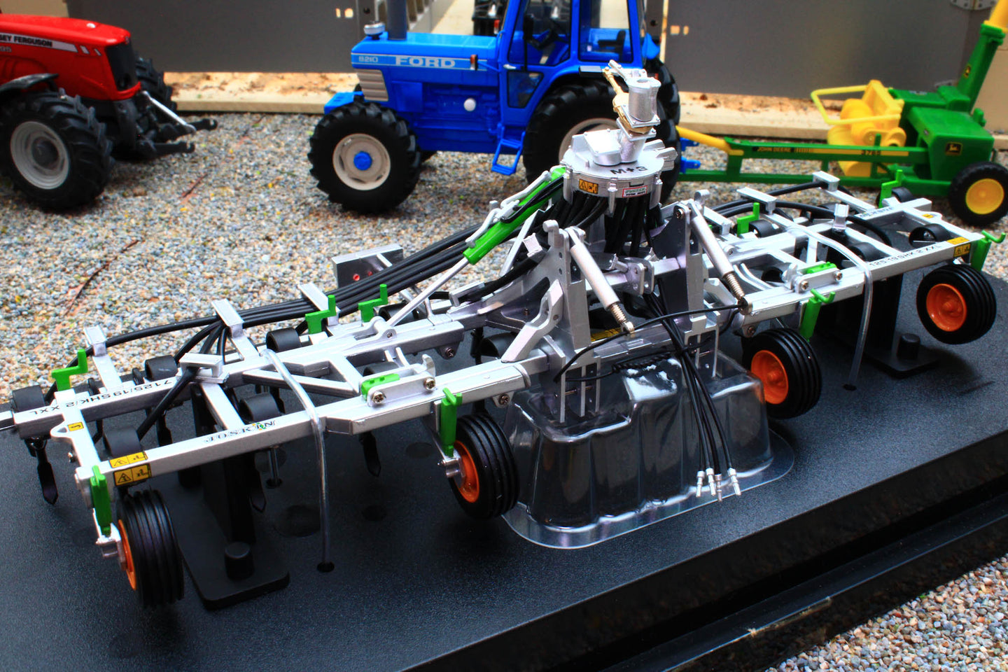 UH6788 Universal Hobbies 1:32 Scale Joskin Terraflex XXL 7125 19SHK2 Slurry Attachment