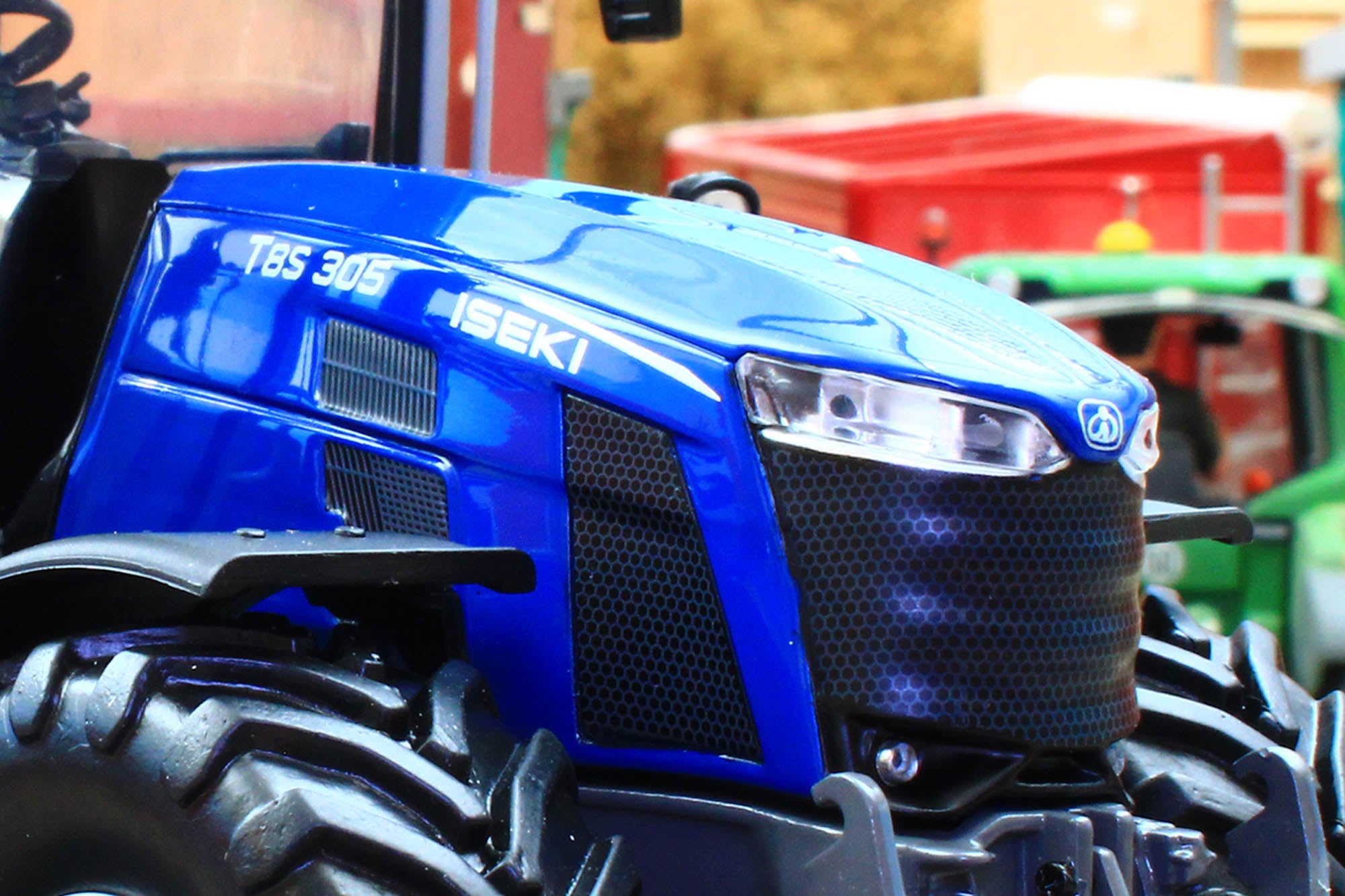 UH6807 Universal Hobbies 1:32 Scale Iseki Big-T T8S 305 4WD