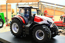 Load image into Gallery viewer, UH6812 Universal Hobbies Steyr 6200 Impluls CVT 4WD Tractor