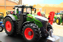 Load image into Gallery viewer, UH6851 Universal Hobbies Fendt 1052 Vario Europe Version 2026