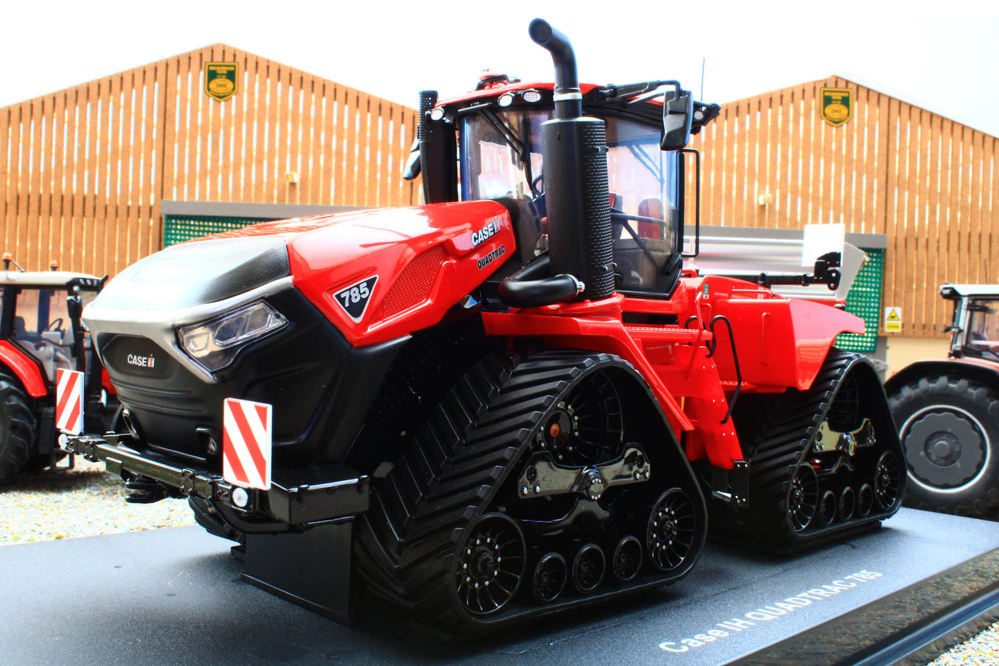 UH6821 Universal Hobbies Case Quadtrac 785