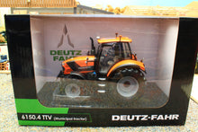 Load image into Gallery viewer, UH6860 Universal Hobbies 1:32 Scale Deutz Fahr 6150.4 TTV 4WD Tractor Municipal Version Limited Edition