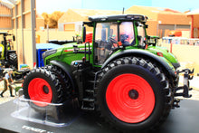 Load image into Gallery viewer, UH6876 Universal Hobbies 1:32 Scale Fendt 1052 Vario 4WD Tractor US Version with Row Crop Duals