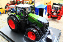 Load image into Gallery viewer, UH6876 Universal Hobbies 1:32 Scale Fendt 1052 Vario 4WD Tractor US Version with Row Crop Duals