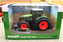 Load image into Gallery viewer, UH6876 Universal Hobbies 1:32 Scale Fendt 1052 Vario 4WD Tractor US Version with Row Crop Duals