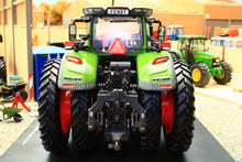 Load image into Gallery viewer, UH6876 Universal Hobbies 1:32 Scale Fendt 1052 Vario 4WD Tractor US Version with Row Crop Duals