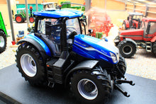 Load image into Gallery viewer, UH7201 Universal Hobbies New Holland T7.225 Blue Power 4WD Tractor