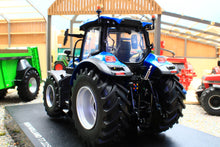 Load image into Gallery viewer, UH7201 Universal Hobbies New Holland T7.225 Blue Power 4WD Tractor