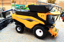 Load image into Gallery viewer, UH7237 Universal Hobbies New Holland CR11 Combine Harvester with wheels in Yellow