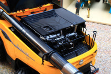 Load image into Gallery viewer, UH7237 Universal Hobbies New Holland CR11 Combine Harvester with wheels in Yellow