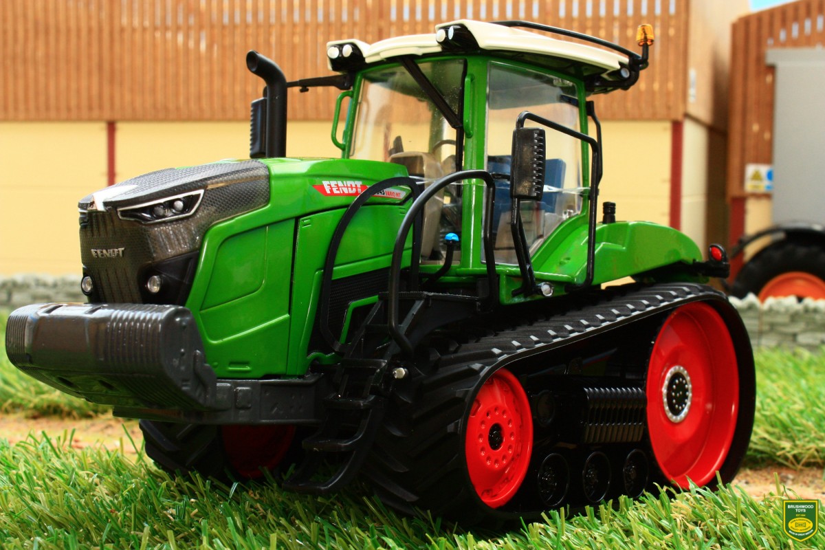 USK10659 USK Fendt 943 Vario MT Tractor on Tracks – Brushwood Toys