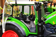 Load image into Gallery viewer, USK10640 USK FENDT 313 VARIO TRACTOR - WITH CAB DOOR OPEN