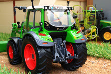 Load image into Gallery viewer, Usk10641 Usk Fendt 313 Vario Tractor With Front Loader Tractors And Machinery (1:32 Scale)