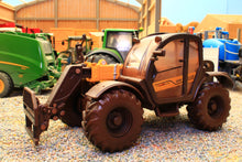 Load image into Gallery viewer, 43395(W) Weathered Britains 1:32 Scale New Holland TH 7.42 Telehandler
