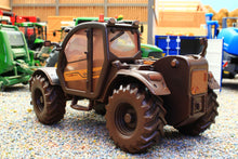 Load image into Gallery viewer, 43395(W) Weathered Britains 1:32 Scale New Holland TH 7.42 Telehandler