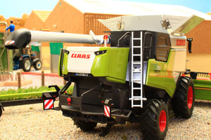 W7857 Wiking 1:32 Scale Claas Trion 720 Montana Combine Harvester with Convio 1080 Header and Trailer