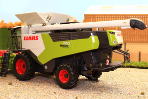 W7857 Wiking 1:32 Scale Claas Trion 720 Montana Combine Harvester with Convio 1080 Header and Trailer