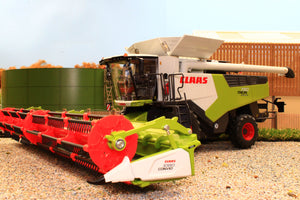 W7857 Wiking 1:32 Scale Claas Trion 720 Montana Combine Harvester with Convio 1080 Header and Trailer