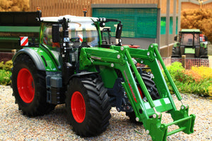 W7869 WIKING 1:32 Scale Fendt 724 Vario 4WD Tractor with Cargo 6100 Front Loader and bucket