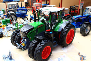 W7872 WIKING 1:32 Scale Fendt 726 Vario 4WD Tractor with Row Crop Duals Limited Edition Box not 100%