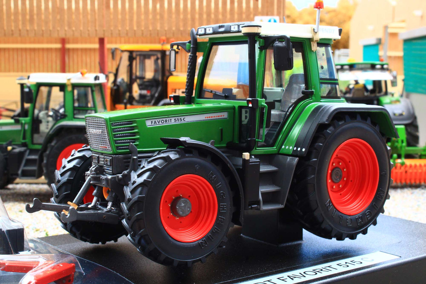 WE1001 Weise Fendt Favorit 515C Tractor