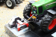 Load image into Gallery viewer, WE1025 Weise Toys Fendt Favorit 926 Vario 4WD Tractor