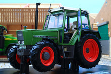 Load image into Gallery viewer, WE1047 Weise Toys Fendt Farmer 308LSA 4WD Tractor