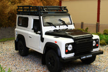 Load image into Gallery viewer, Wel22498Sp Welly 1:24 Scale Land Rover Defender 90 In White With Roof Rack And Snorkel Tractors