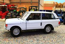 Load image into Gallery viewer, WEL24128W Welly 1:24 Scale Range Rover in White 1970