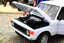 Load image into Gallery viewer, WEL24128W Welly 1:24 Scale Range Rover in White 1970