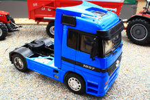Load image into Gallery viewer, WEL32280B Welly 1:32 Scale Mercedes Actros 4x2 Lorry in Blue