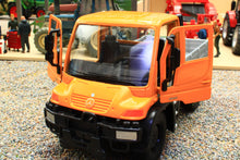 Load image into Gallery viewer, WEL32380COR Welly 1:32 Scale Unimog U400 in Municipal Yellow
