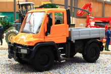 Load image into Gallery viewer, WEL32380COR Welly 1:32 Scale Unimog U400 in Municipal Yellow