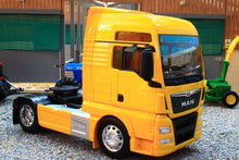 Load image into Gallery viewer, WEL32650SY Welly 1:32 Scale MAN TGX 18.440 4x2 Lorry in Yellow