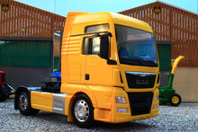 Load image into Gallery viewer, WEL32650SY Welly 1:32 Scale MAN TGX 18.440 4x2 Lorry in Yellow