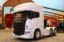 Load image into Gallery viewer, WEL32670LW WELLY 1:32 Scale Scania R730 V8 6x4 Lorry in White